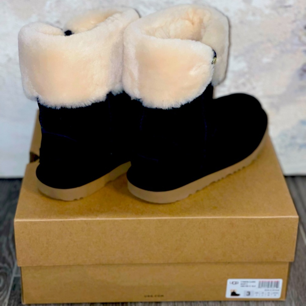 Kids Ugg // Ramona Classic Short II Boot